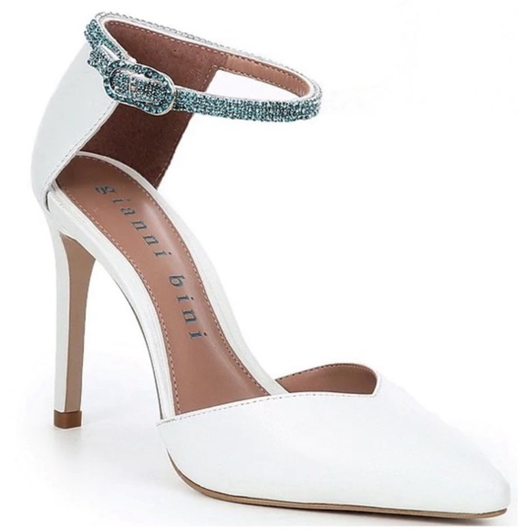 Gianni Bini Shoes - Gianni Bini size 10 white heels